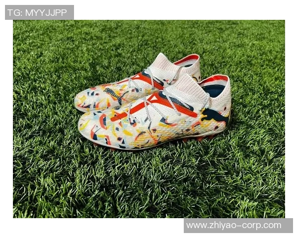 经典复古设计男款足球鞋重现经典球星风采舒适与性能并存